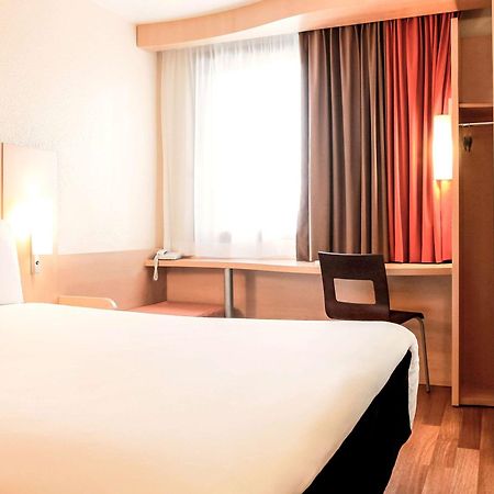 Ibis Lille Centre Gares Hotell Exteriör bild