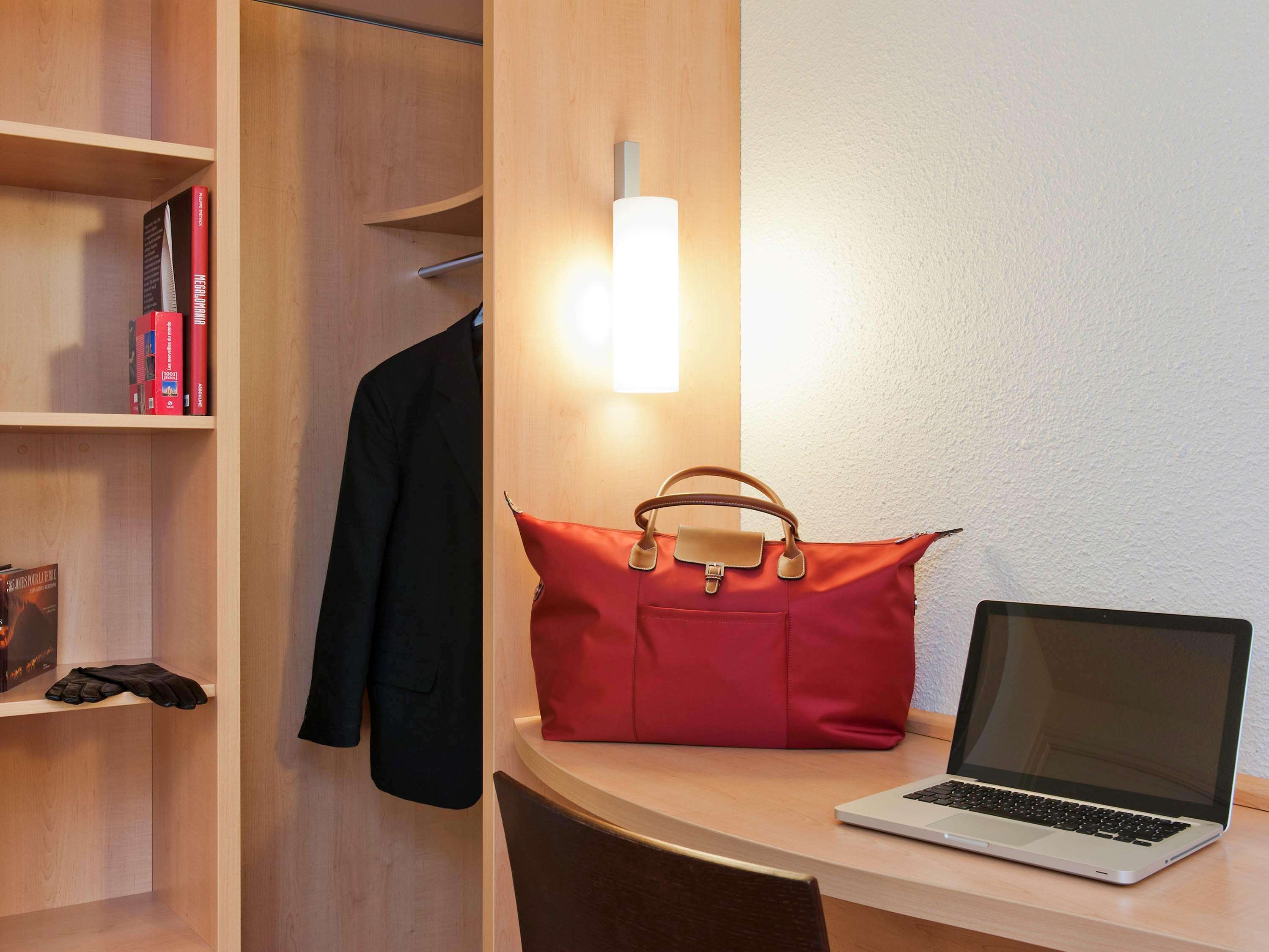 Ibis Lille Centre Gares Hotell Exteriör bild