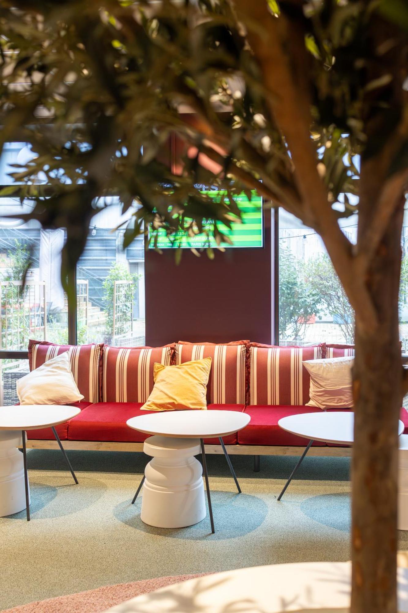 Ibis Lille Centre Gares Hotell Exteriör bild