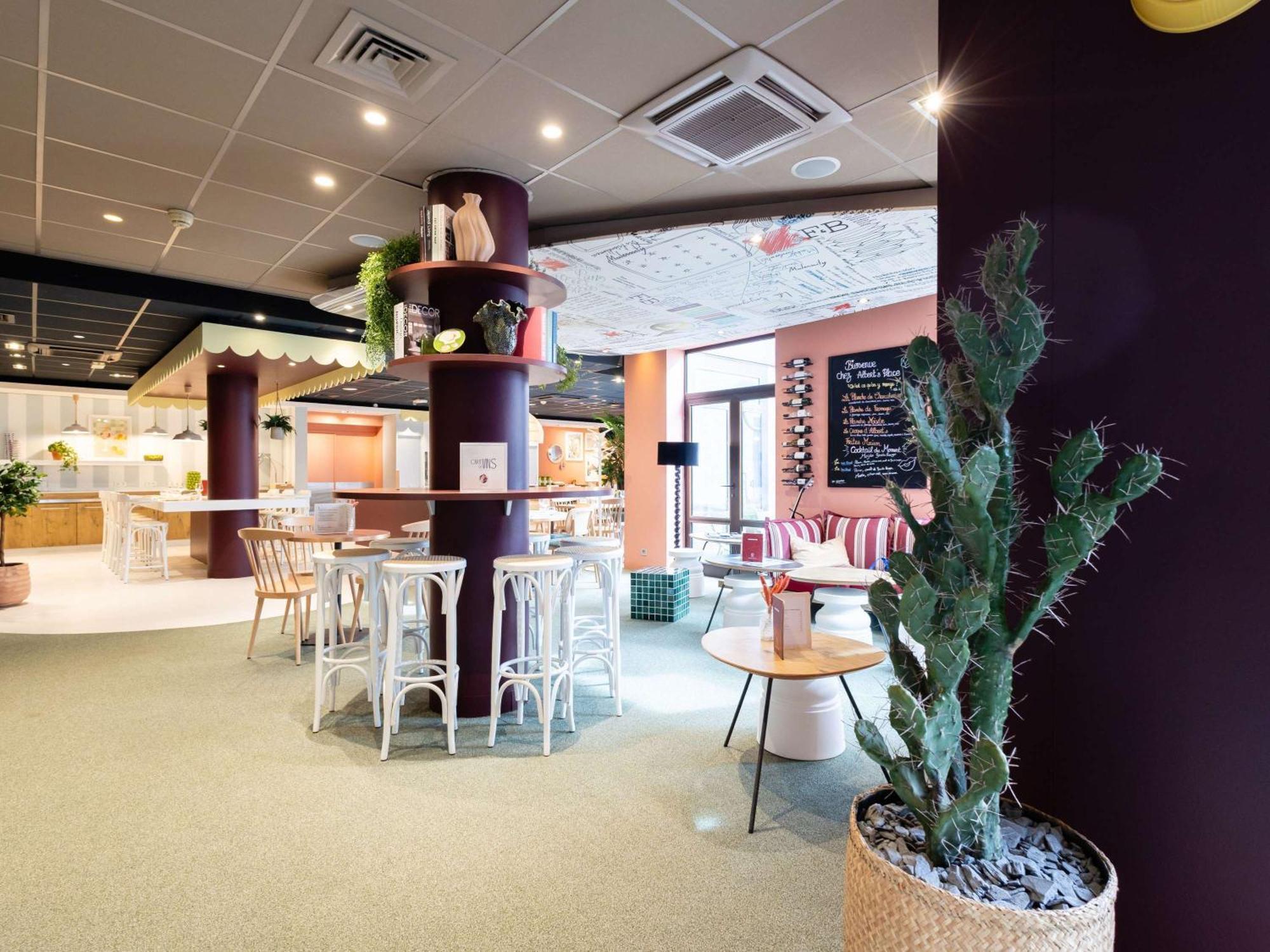 Ibis Lille Centre Gares Hotell Exteriör bild