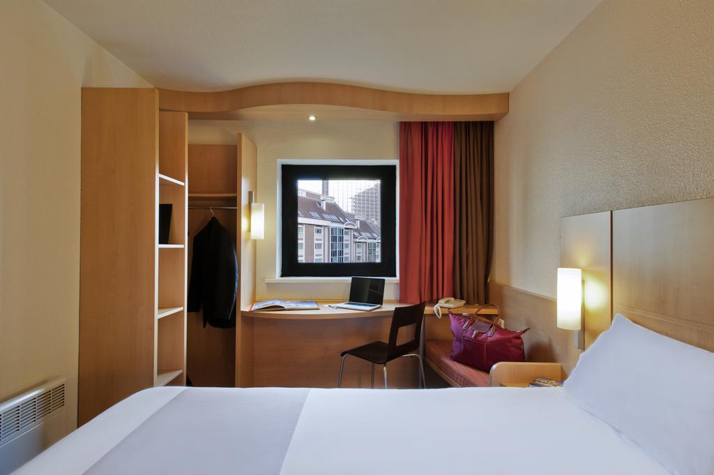 Ibis Lille Centre Gares Hotell Exteriör bild